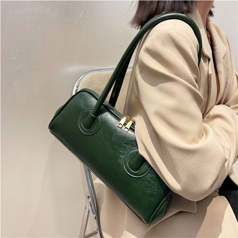 Classic Leather Handbag, Retro - đánh giá và giá Women'S Vegan Bags