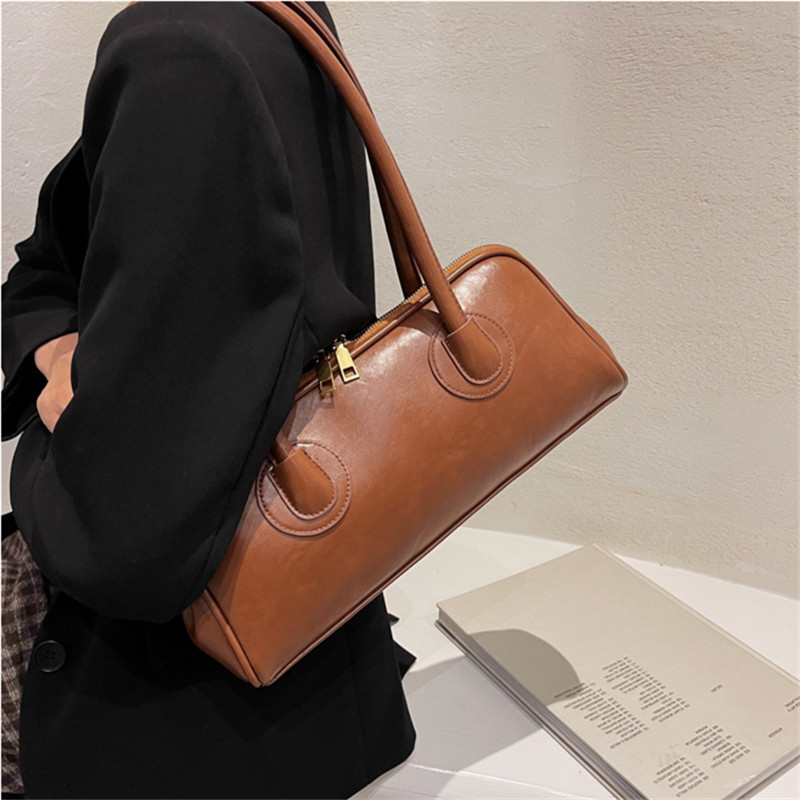 Classic Leather Handbag, Retro - đánh giá và giá Women'S Vegan Bags