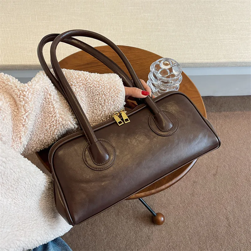 Classic Leather Handbag, Retro - đánh giá và giá Women'S Vegan Bags